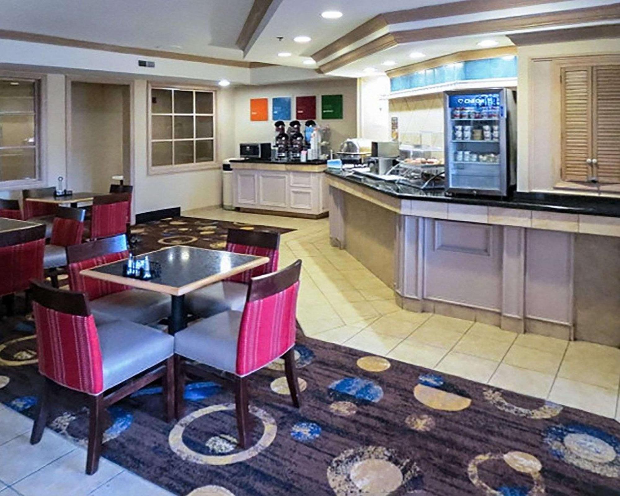 Comfort Suites Fort Wayne - Southwest Екстериор снимка
