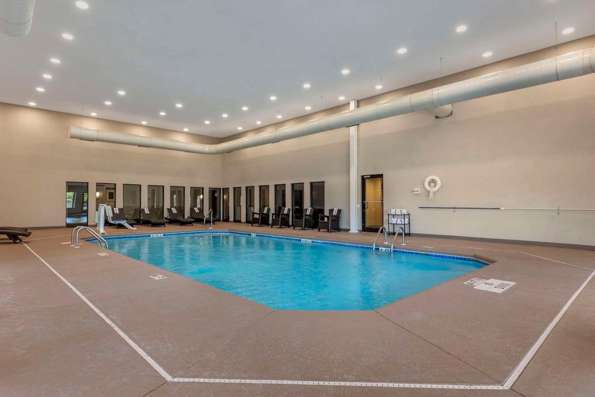 Comfort Suites Fort Wayne - Southwest Екстериор снимка